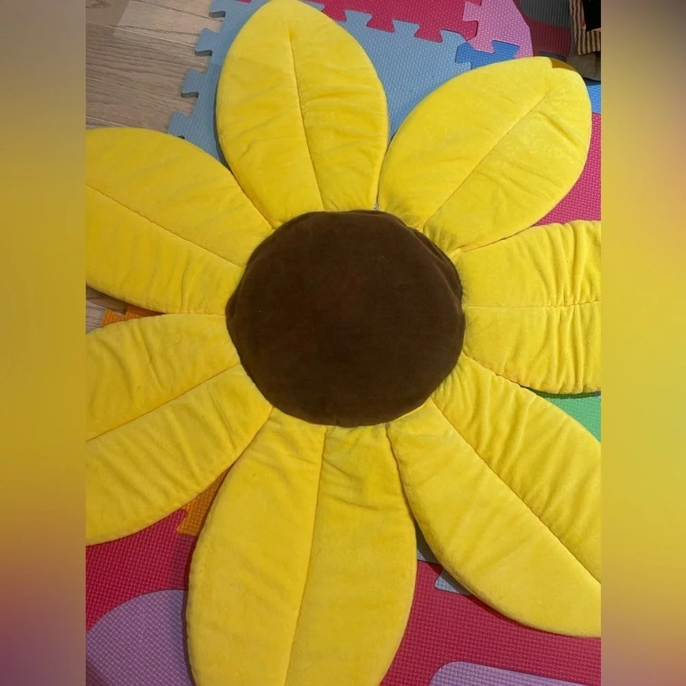Baby bath flower for use in sink or bath